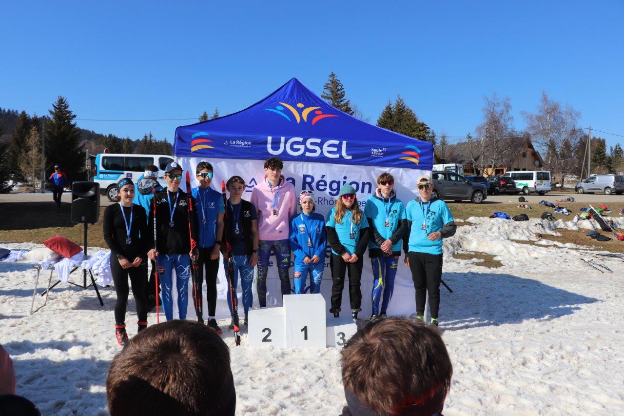 Au lycée, nos élites ont trusté le podium au relais par équipe et en individuels aussi. Chapeau